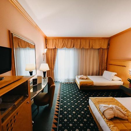 Shg Hotel Antonella Pomezia Luaran gambar