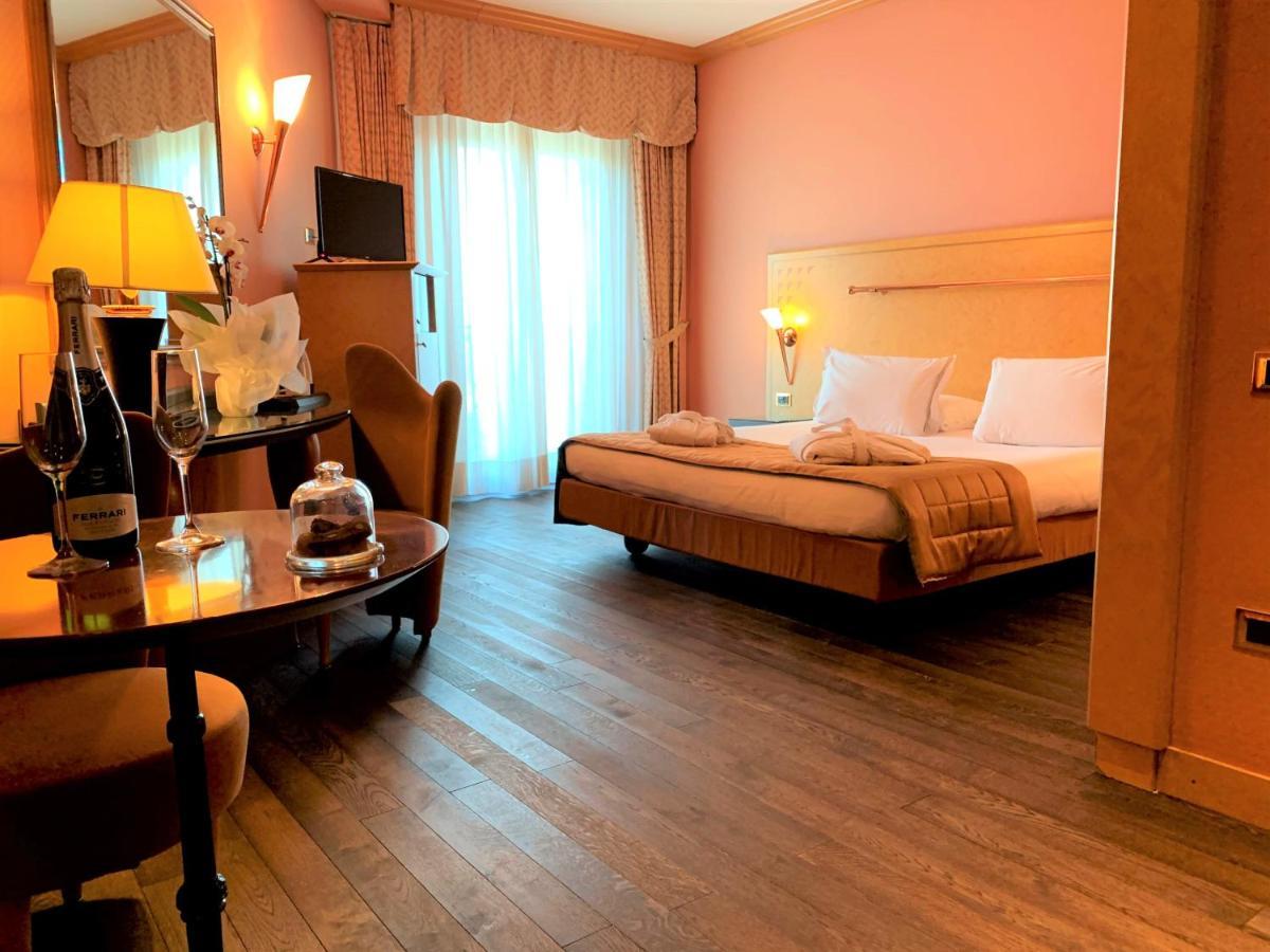 Shg Hotel Antonella Pomezia Luaran gambar