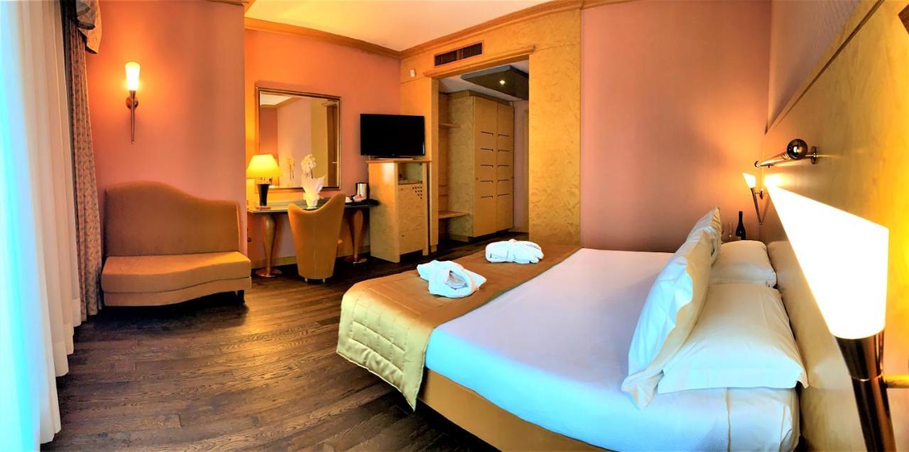 Shg Hotel Antonella Pomezia Luaran gambar