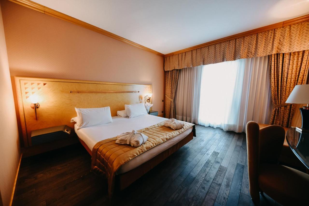 Shg Hotel Antonella Pomezia Luaran gambar