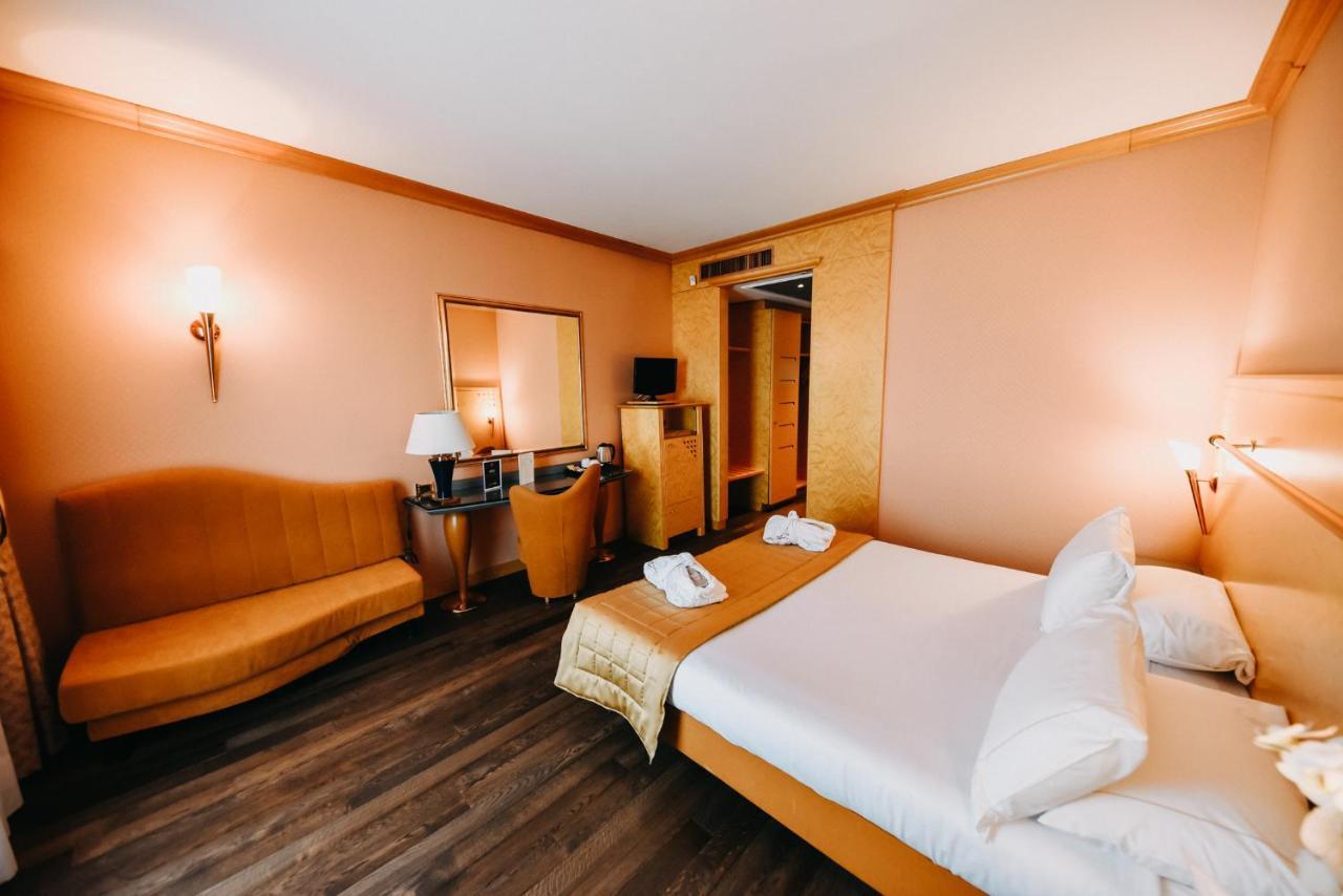 Shg Hotel Antonella Pomezia Luaran gambar
