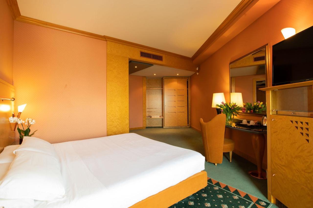 Shg Hotel Antonella Pomezia Luaran gambar