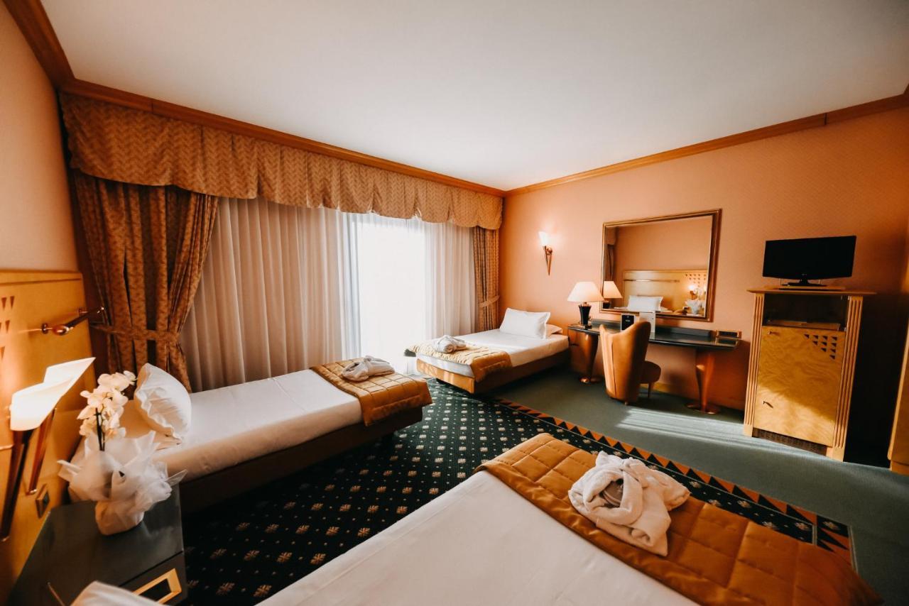 Shg Hotel Antonella Pomezia Luaran gambar