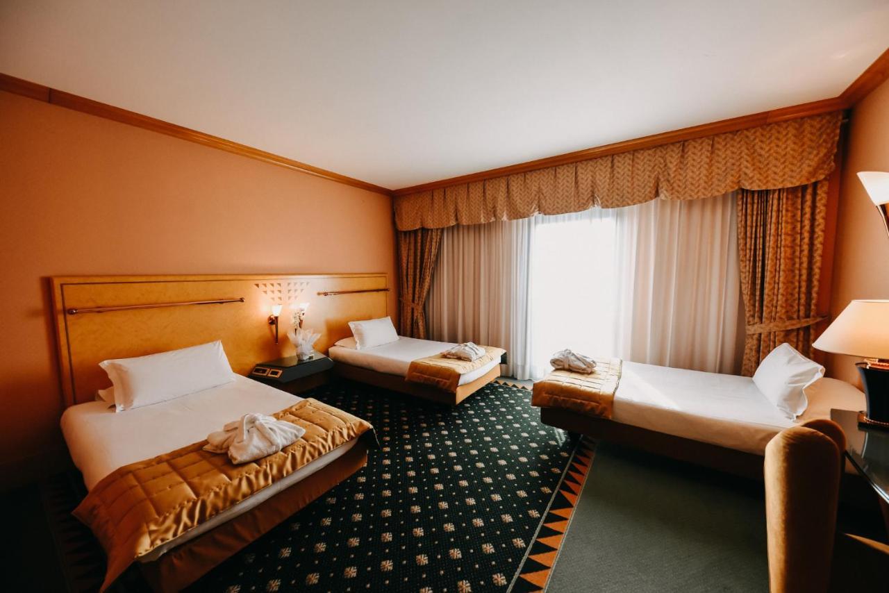 Shg Hotel Antonella Pomezia Luaran gambar