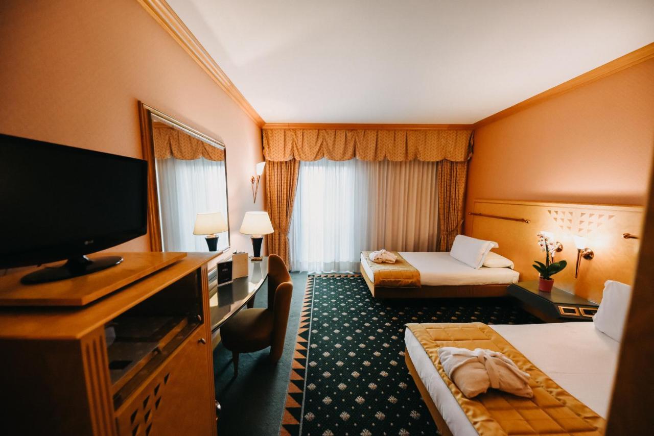 Shg Hotel Antonella Pomezia Luaran gambar