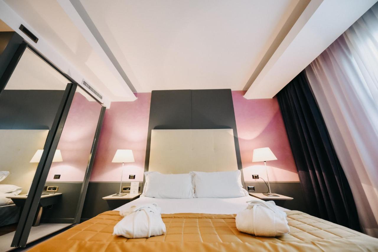 Shg Hotel Antonella Pomezia Luaran gambar
