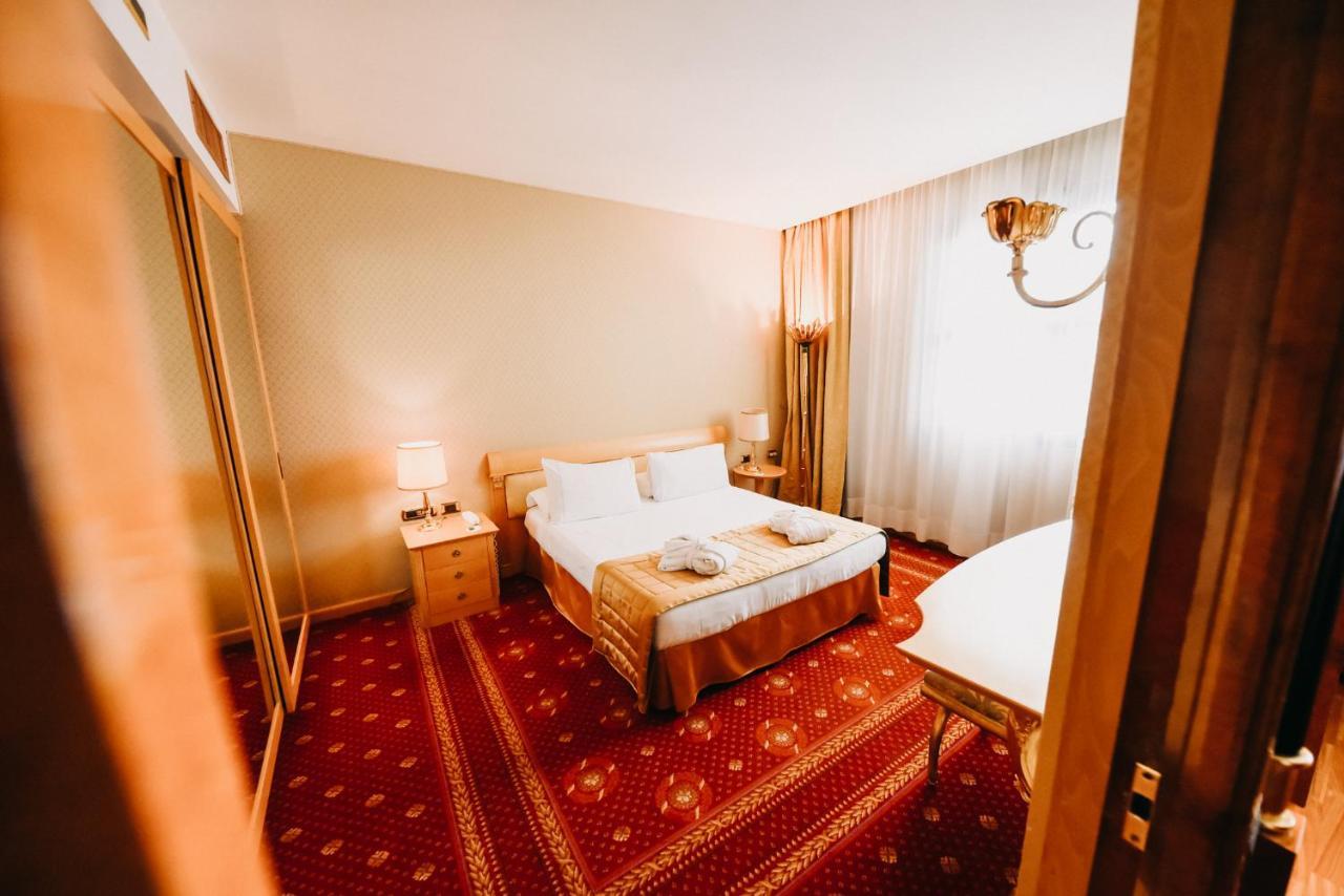 Shg Hotel Antonella Pomezia Luaran gambar