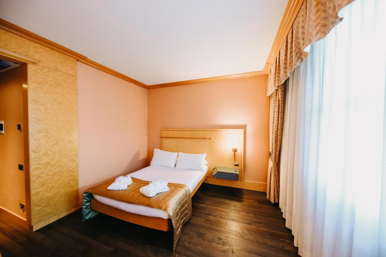 Shg Hotel Antonella Pomezia Luaran gambar