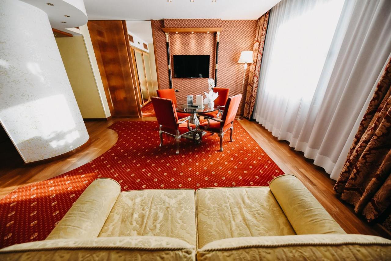 Shg Hotel Antonella Pomezia Luaran gambar
