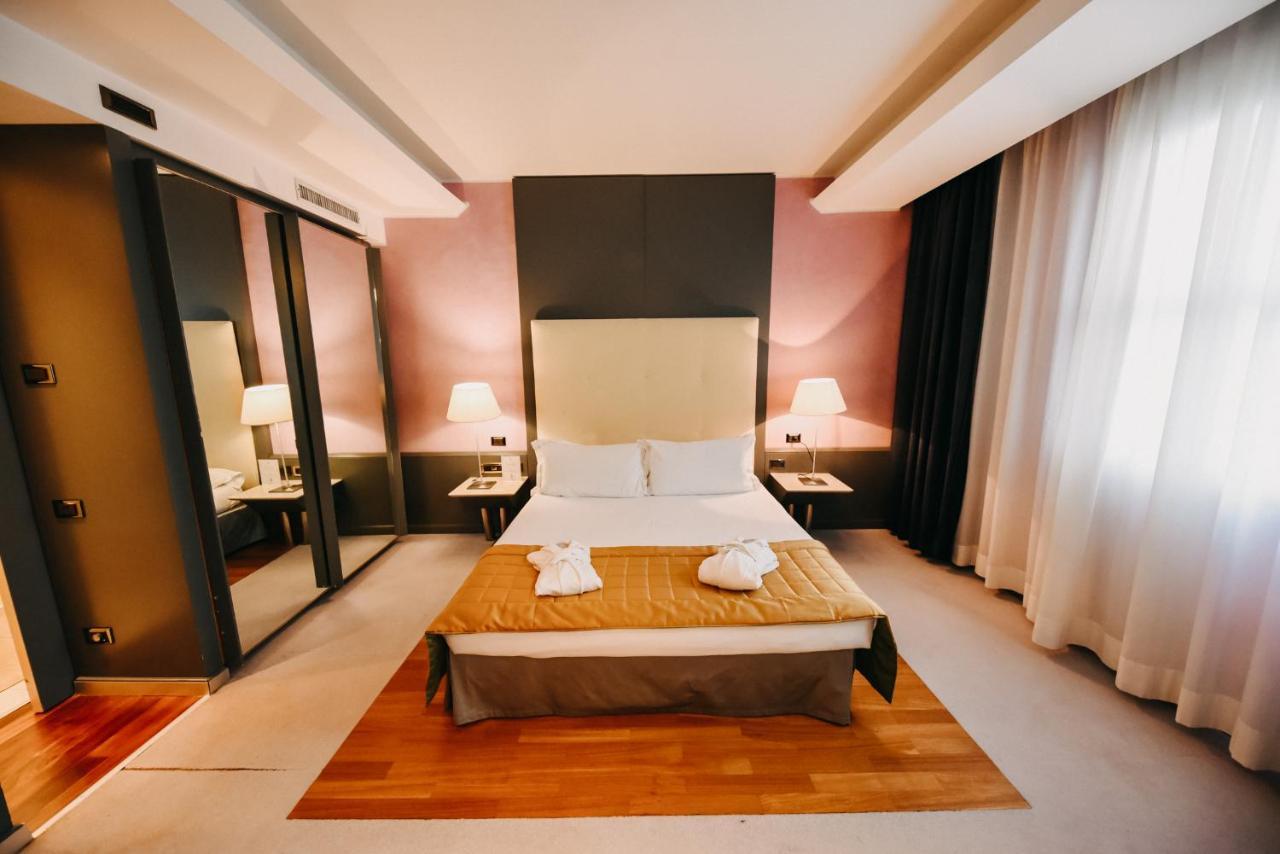 Shg Hotel Antonella Pomezia Luaran gambar