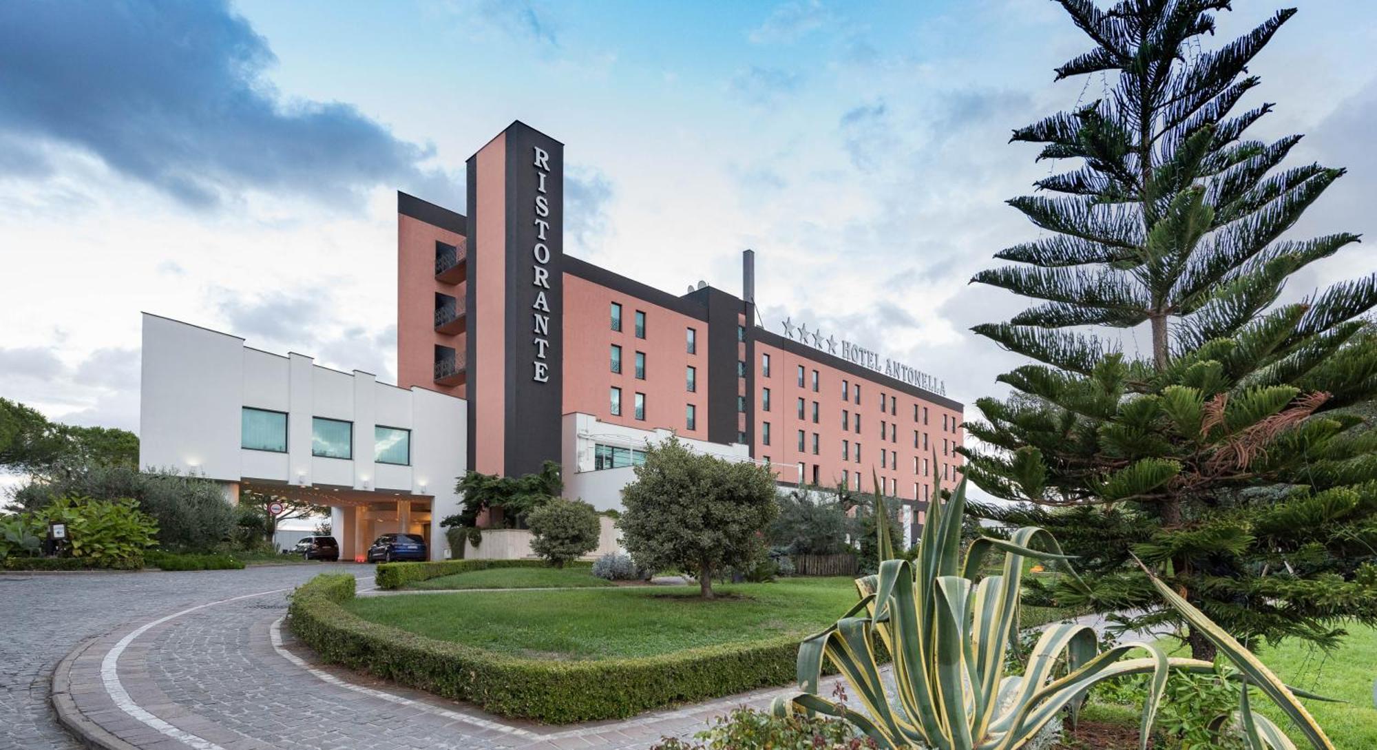 Shg Hotel Antonella Pomezia Luaran gambar