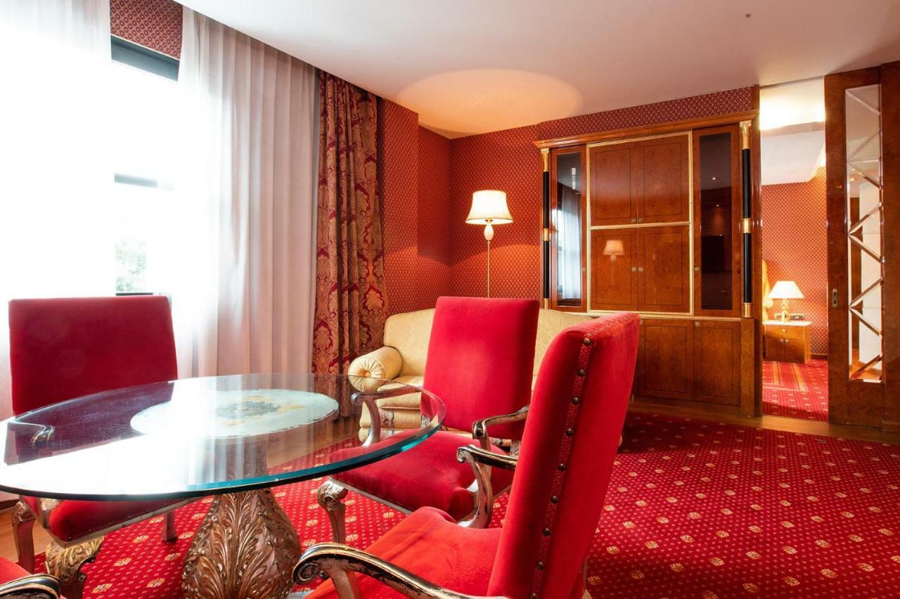 Shg Hotel Antonella Pomezia Luaran gambar